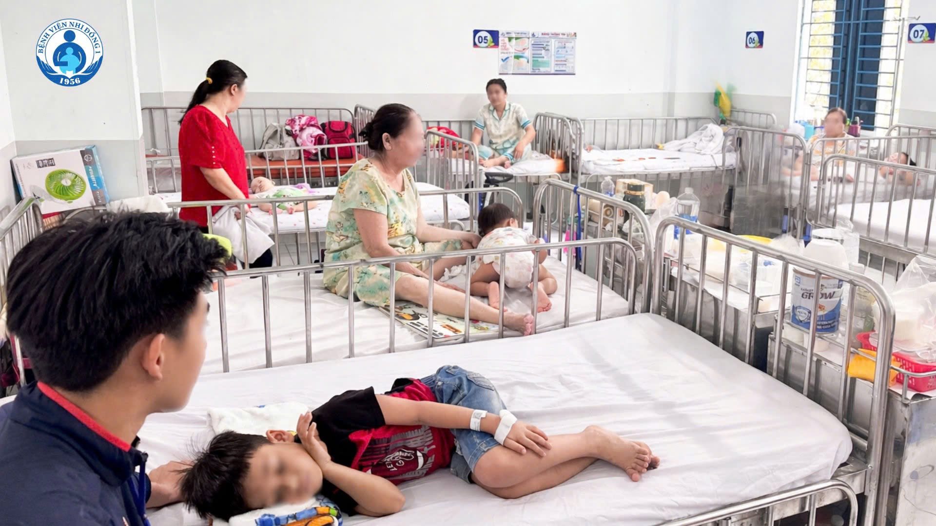 3 ca tử vong do tay ch&acirc;n miệng: B&aacute;c sĩ Bệnh viện Nhi đồng 1 ra cảnh b&aacute;o- Ảnh 1.