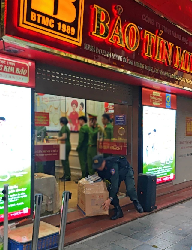 Bảo T&iacute;n Minh Ch&acirc;u ra th&ocirc;ng b&aacute;o quan trọng: H&eacute; lộ "l&yacute; do" c&ocirc;ng an xuất hiện tại c&aacute;c cơ sở; chốt thời gian mở cửa đ&oacute;n kh&aacute;ch trở lại- Ảnh 1.