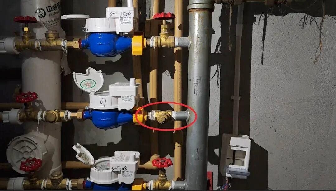 Căn hộ bỏ trống 2 năm vẫn ph&aacute;t sinh gần 2.000 m3 nước, h&oacute;a đơn 45 triệu đồng: Ban quản l&yacute; khẳng định &ldquo;kh&ocirc;ng ph&aacute;t hiện r&ograve; rỉ&rdquo;- Ảnh 3.