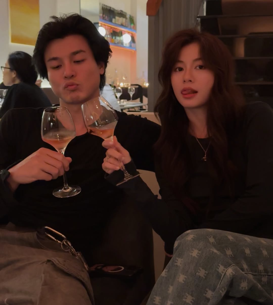 B&oacute;c hint hẹn h&ograve; của nam thần Vbiz hot nhất m&agrave;n ảnh v&agrave; n&agrave;ng thơ lookbook- Ảnh 2.