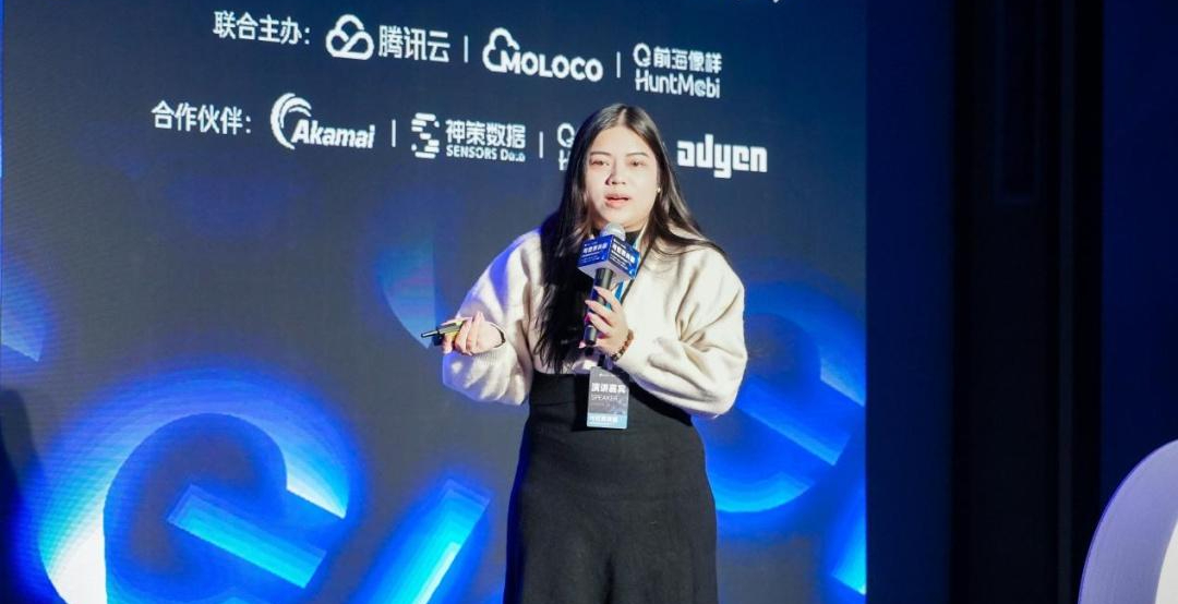 Đang viral mạnh nhất: Ph&oacute; chủ tịch c&ocirc;ng ty c&ocirc;ng nghệ lộ mặt thật kh&aacute;c xa ảnh tr&ecirc;n slide chiếu ở hội nghị- Ảnh 5.