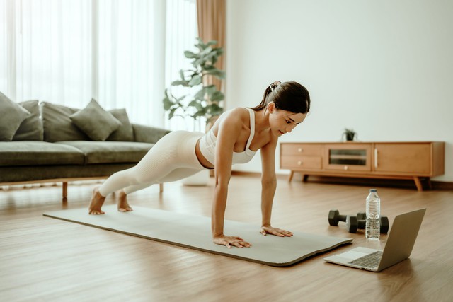 Trường Y Harvard c&ocirc;ng bố 5 "m&ocirc;n thể thao hay nhất": Phụ nữ 40+ tập b&agrave;i thứ 5 sẽ trẻ h&oacute;a v&agrave; săn chắc bụng, v&ugrave;ng chậu cũng được nhờ- Ảnh 4.