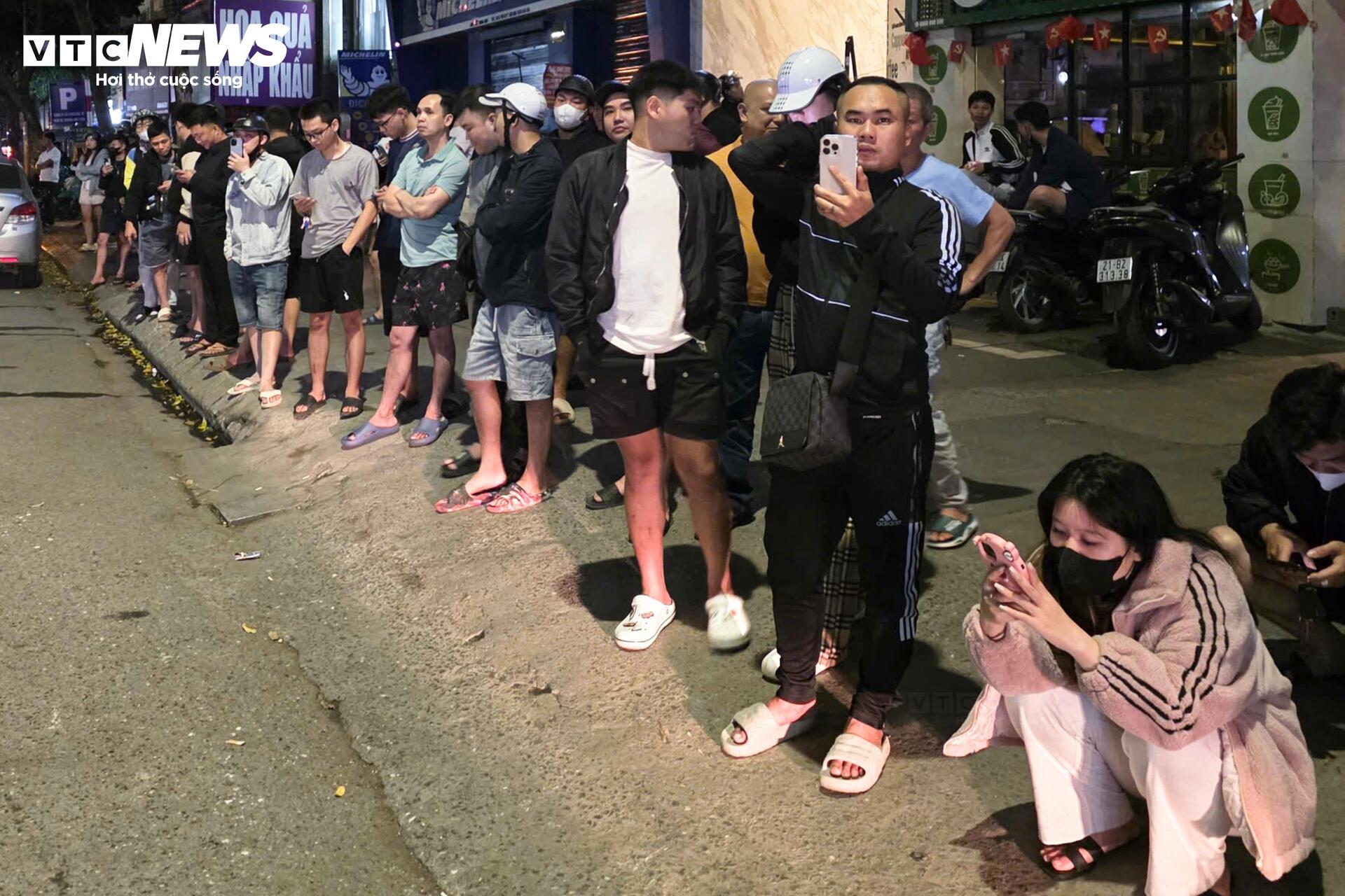 Hiện trường &ocirc; t&ocirc; &ldquo;đi&ecirc;n&rdquo; t&ocirc;ng li&ecirc;n ho&agrave;n khiến 2 người bị thương- Ảnh 9.