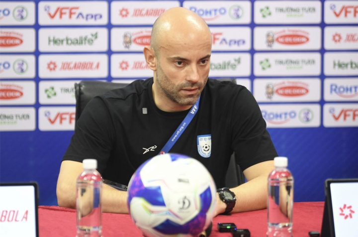 HLV Bangladesh: C&oacute; cầu thủ nh&acirc;p tịch, tuyển Việt Nam c&oacute; thể thắng Malaysia- Ảnh 1.