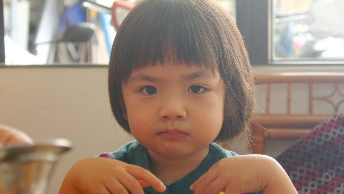 Định luật "cửa sổ vỡ" trong gi&aacute;o dục: Những th&oacute;i quen nhỏ đang &acirc;m thầm hủy hoại tương lai con- Ảnh 1.