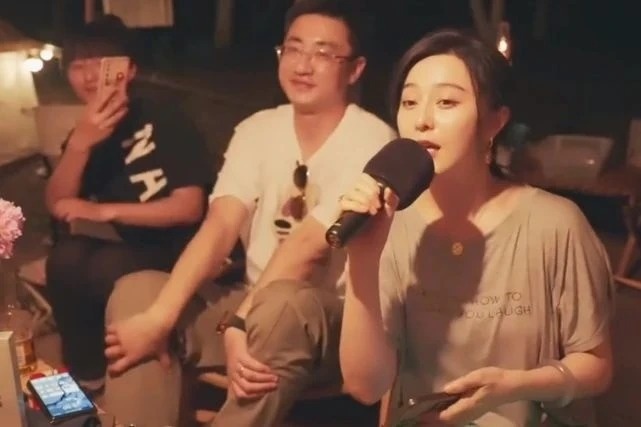 Phạm Băng Băng hẹn h&ograve; đạo diễn U60, bị soi khoảnh khắc th&acirc;n mật k&egrave; k&egrave; b&ecirc;n nhau tại sự kiện?- Ảnh 5.