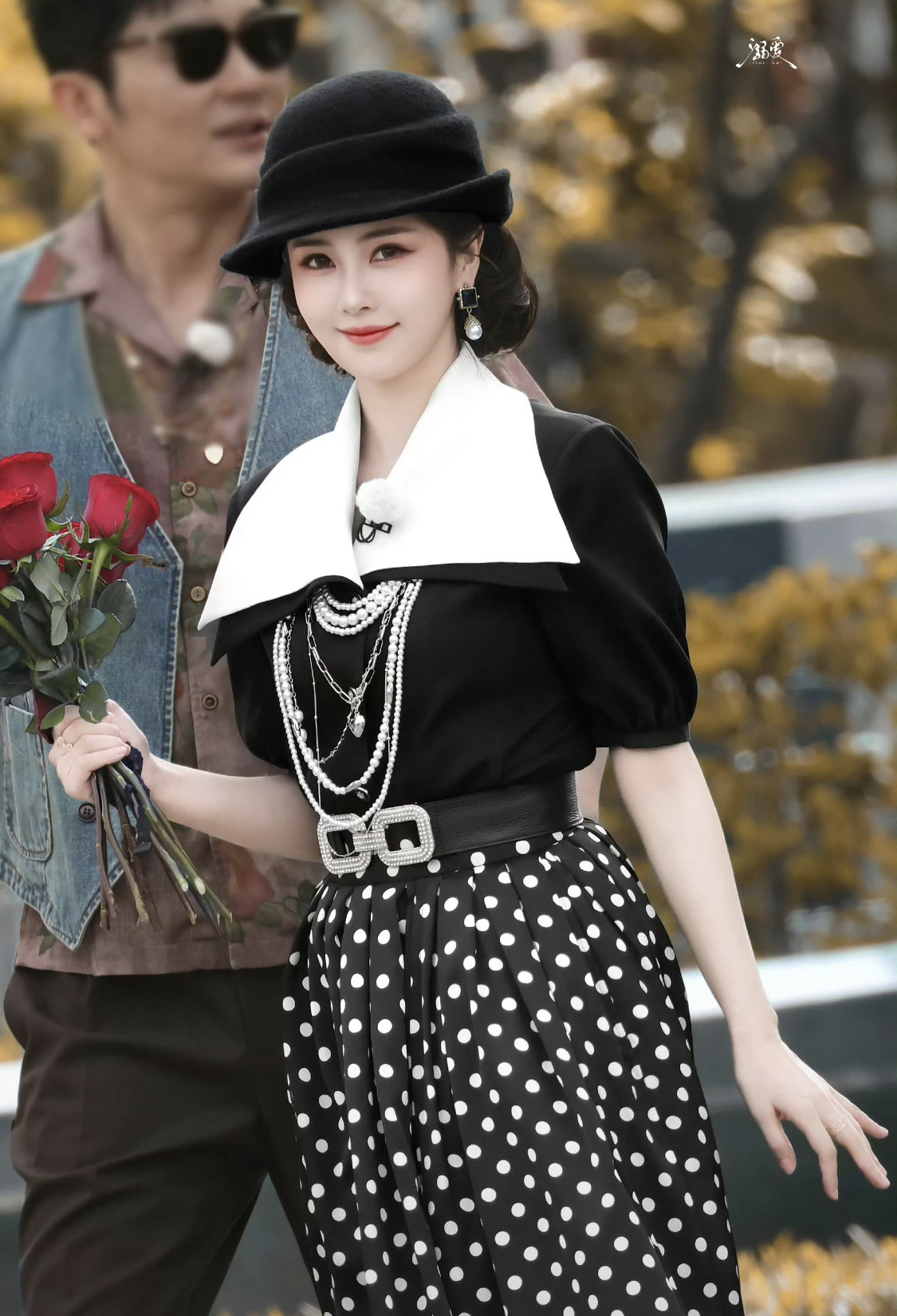 Đại tiểu thư du học về nước đang náo loạn hot search: Nhan sắc tô hồng vạn vật, tưởng đâu chỉ có trong tiểu thuyết- Ảnh 3. Đại tiểu thư du học về nước đang náo loạn hot search: Nhan sắc tô hồng vạn vật, tưởng đâu chỉ có trong tiểu thuyết- Ảnh 3.