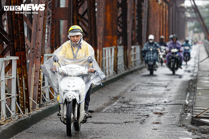 M&ugrave;a xu&acirc;n n&oacute;ng nực bất thường, hầu như kh&ocirc;ng mưa ph&ugrave;n, nồm ẩm, kh&ocirc;ng 'r&eacute;t n&agrave;ng B&acirc;n'- Ảnh 3.