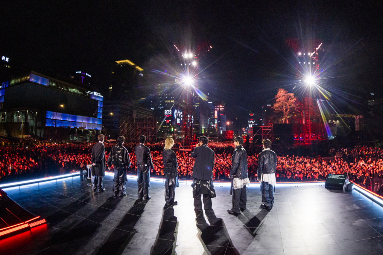 Sự thật về con số 260.000 người tham gia concert miễn ph&iacute; của BTS: Ch&iacute;nh quyền Seoul như "dằn mặt" HYBE- Ảnh 5.