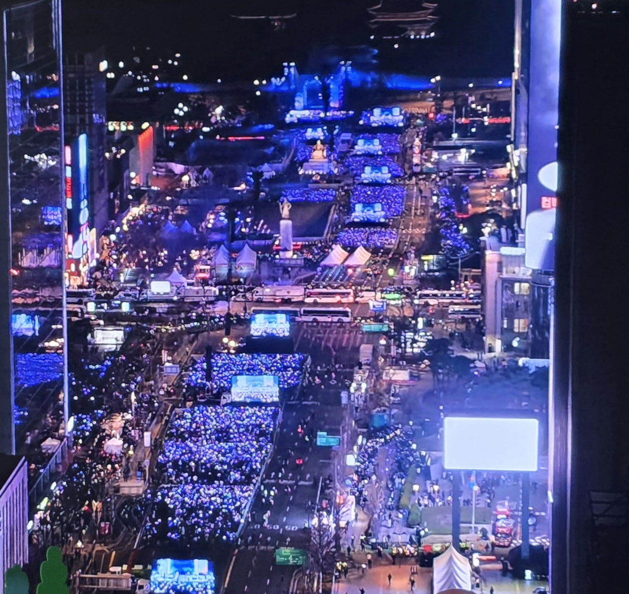 Sự thật về con số 260.000 người tham gia concert miễn ph&iacute; của BTS: Ch&iacute;nh quyền Seoul như "dằn mặt" HYBE- Ảnh 3.