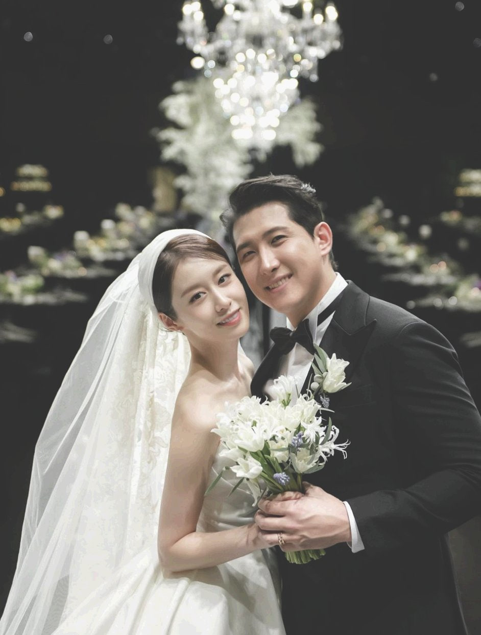 Mỹ nh&acirc;n nhan sắc 17 năm kh&ocirc;ng đổi: Sự nghiệp tan t&agrave;nh ở tuổi 19, cưới chồng cầu thủ kh&ocirc;ng được y&ecirc;n th&acirc;n- Ảnh 6.