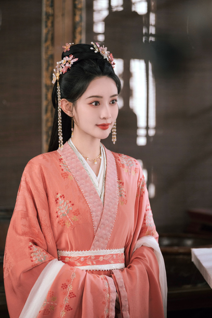 Ai bắt mỹ nh&acirc;n n&agrave;y ăn cơm gi&ugrave;m với: Người gầy như bộ xương, eo nhỏ hơn bảng t&ecirc;n, gi&oacute; thổi nhẹ cũng bay- Ảnh 6.