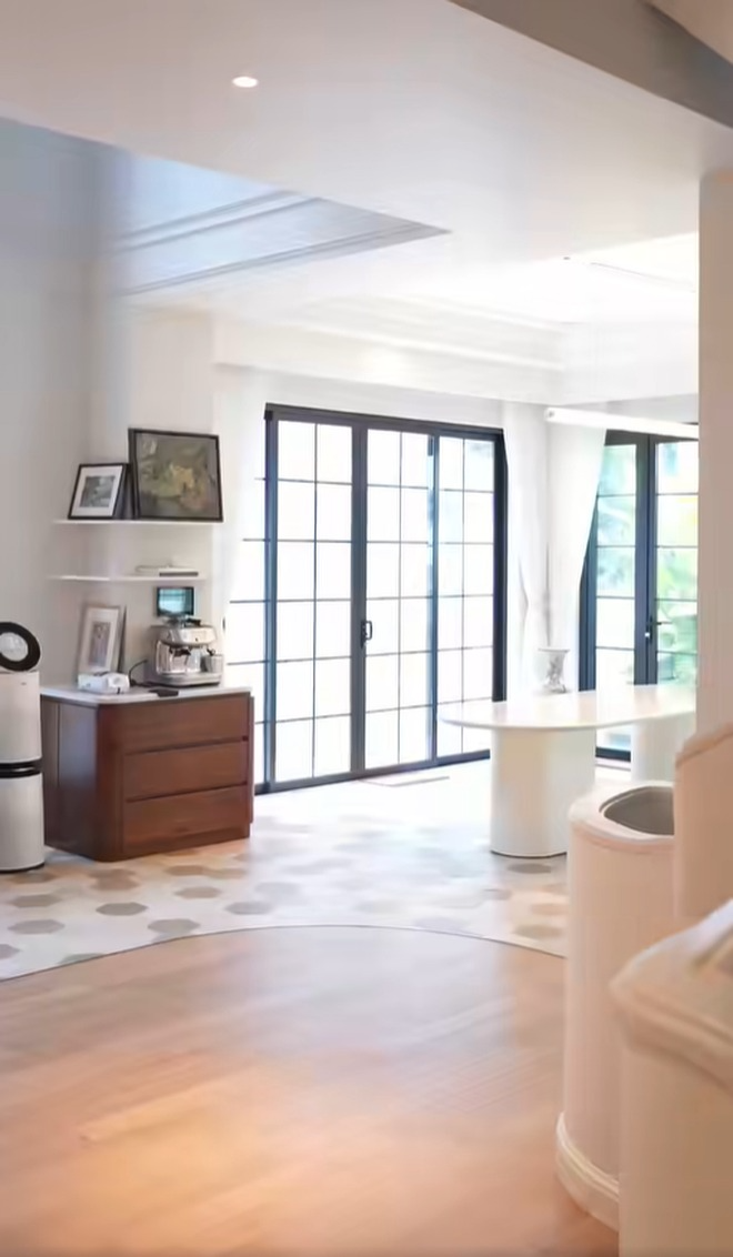 Cuộc sống xa xỉ của hội mỹ nh&acirc;n Vbiz sinh năm 1990: Ninh Dương Lan Ngọc ở biệt thự hạng sang, Huyền Lizzie sống chill trong căn hộ đẹp như Pinterest- Ảnh 27.