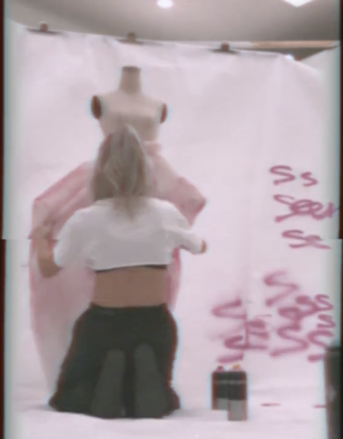 "Đứa con đầu l&ograve;ng" bị qu&ecirc;n l&atilde;ng của Quỳnh Anh Shyn: Từng lăn l&ecirc; b&ograve; to&agrave;i đổi lấy một lần rực rỡ- Ảnh 3.