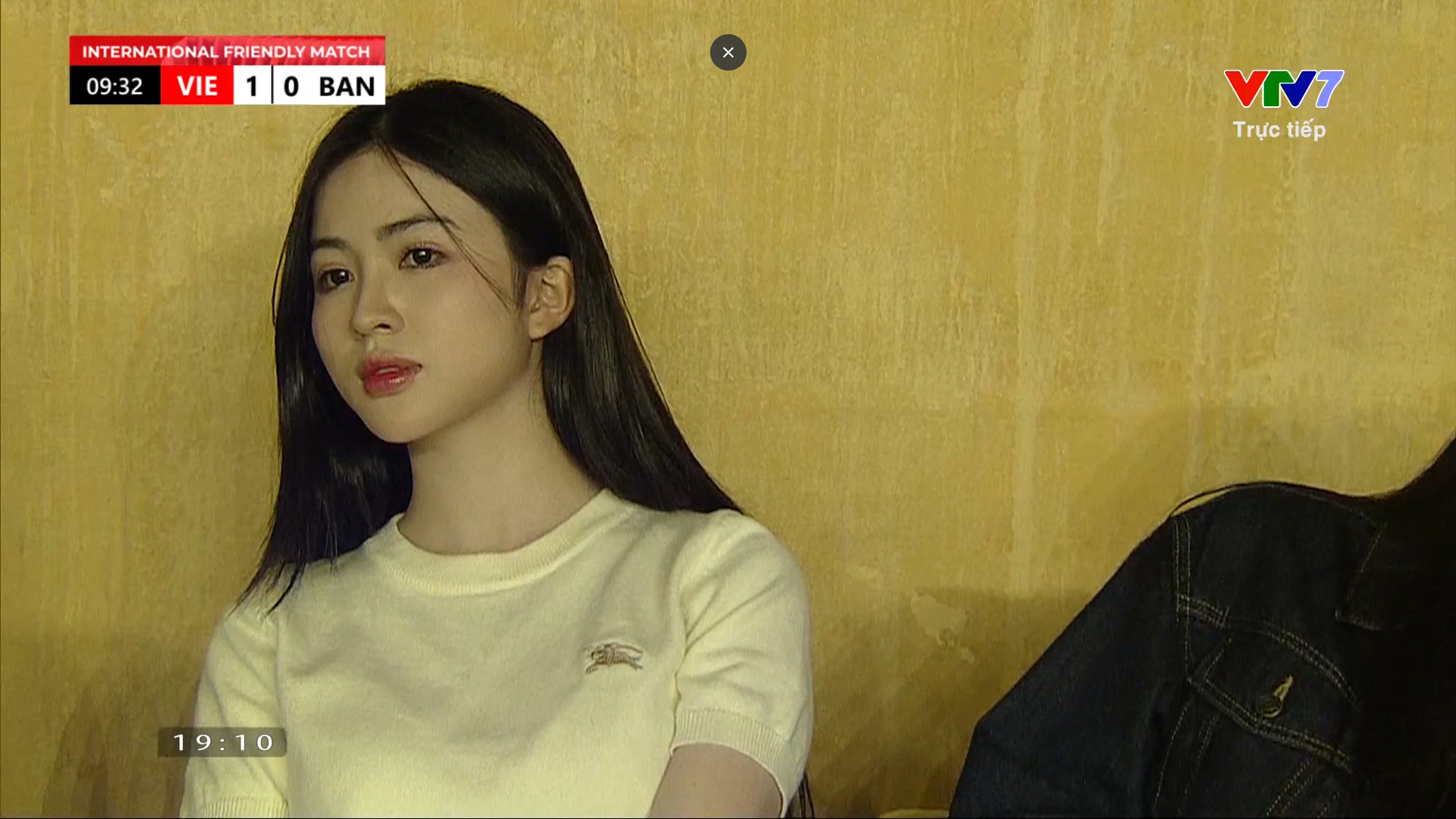 Danh t&iacute;nh 2 c&ocirc; g&aacute;i khiến cameraman VTV &ldquo;ghi b&agrave;n&rdquo;, được t&igrave;m kiếm nhiều nhất hiện tại- Ảnh 3.