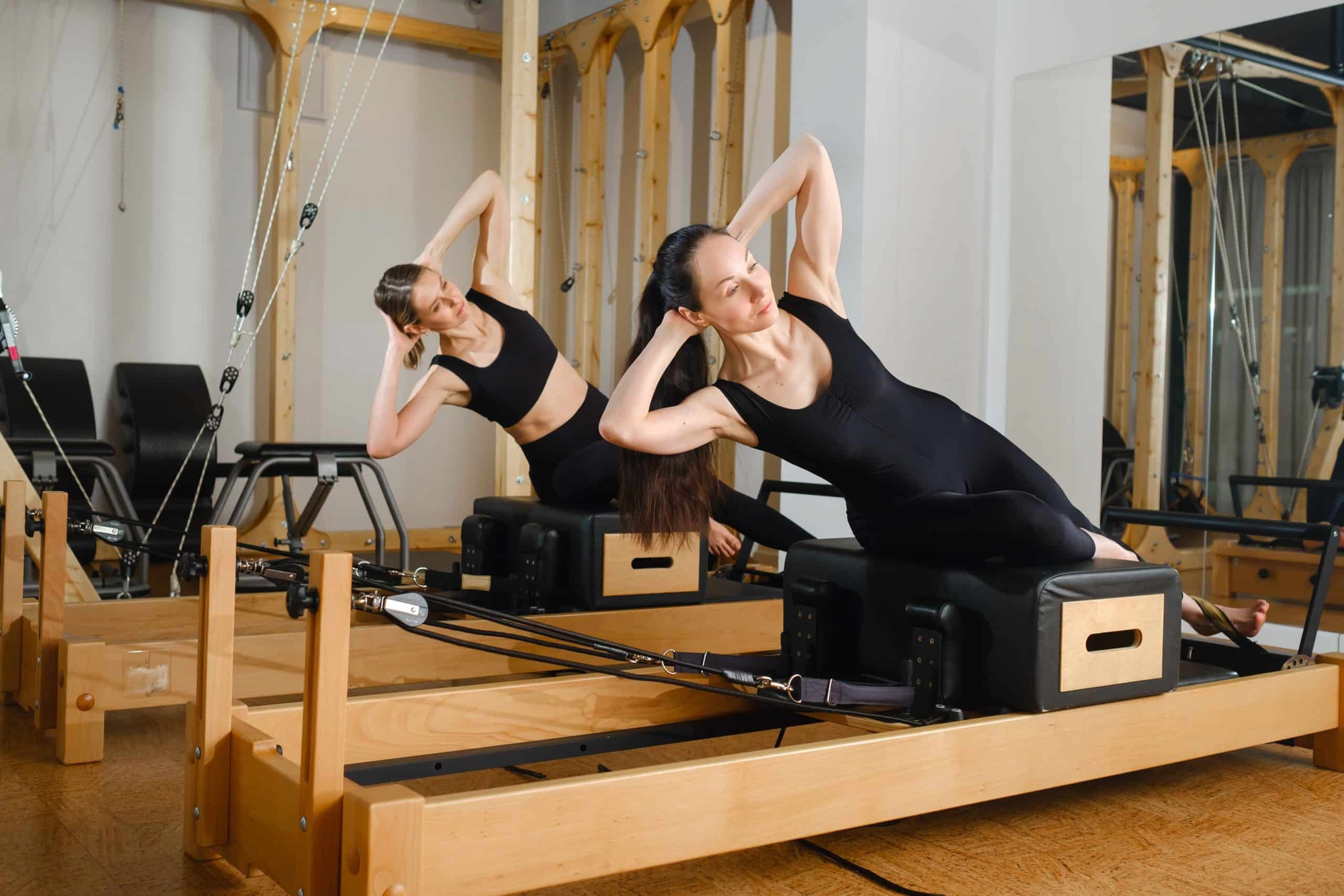 Sự thật về Pilates: 3 sai lầm khiến bạn tập mãi mà bụng vẫn "tròn", lưng lại thêm đau- Ảnh 3. Sự thật về Pilates: 3 sai lầm khiến bạn tập mãi mà bụng vẫn "tròn", lưng lại thêm đau- Ảnh 3.