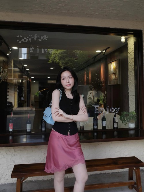 L&ecirc; H&agrave; Tr&uacute;c tr&ecirc;n Threads: Tranh c&atilde;i chưa dứt, nhưng style th&igrave; vẫn được "duyệt" đều- Ảnh 8.