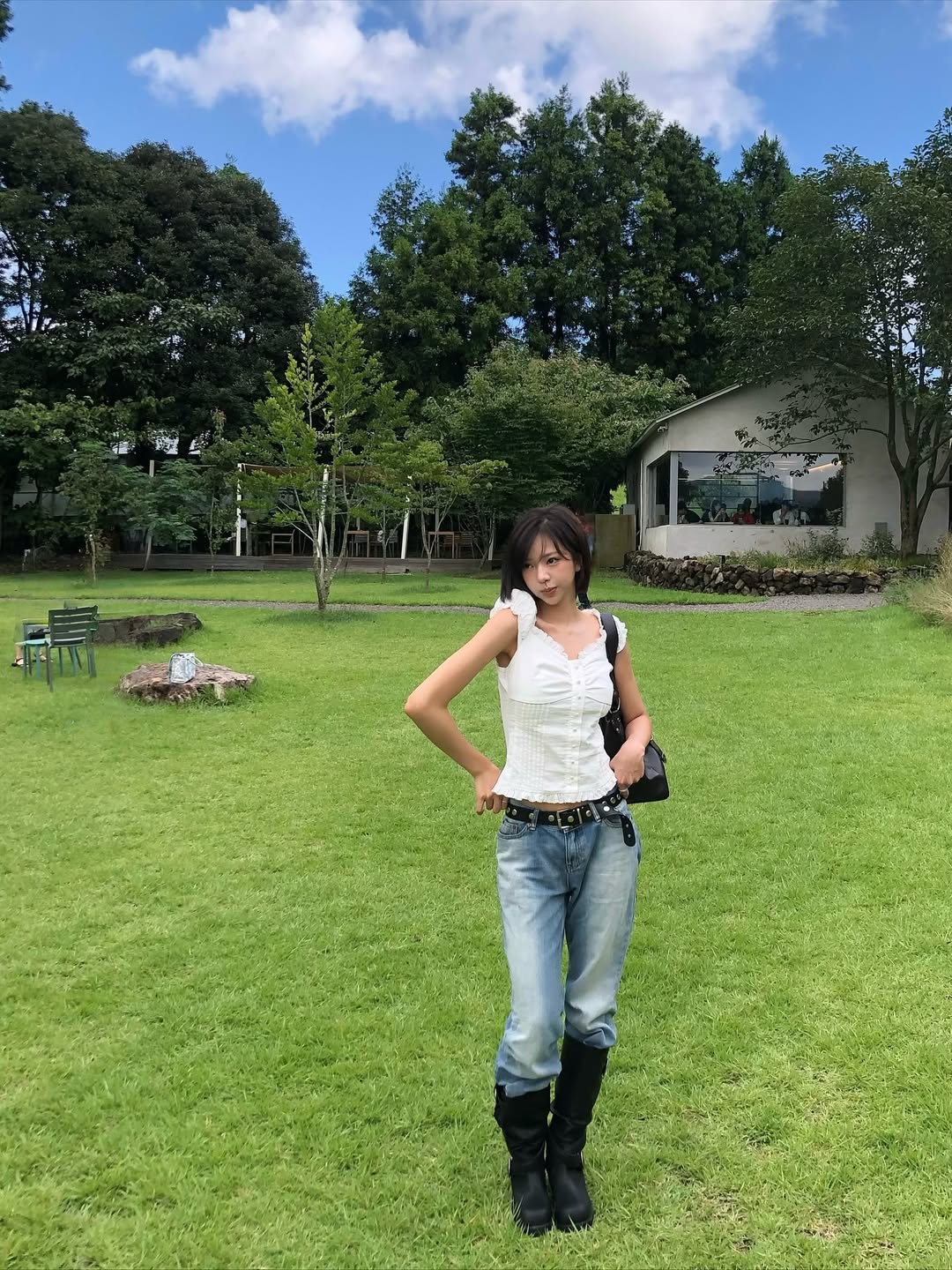 Mỹ nữ 2k ở Địa Ngục Độc Th&acirc;n: Mặt nhỏ như quả trứng, nhận cơn mưa lời khen v&igrave; mặc đẹp- Ảnh 24.