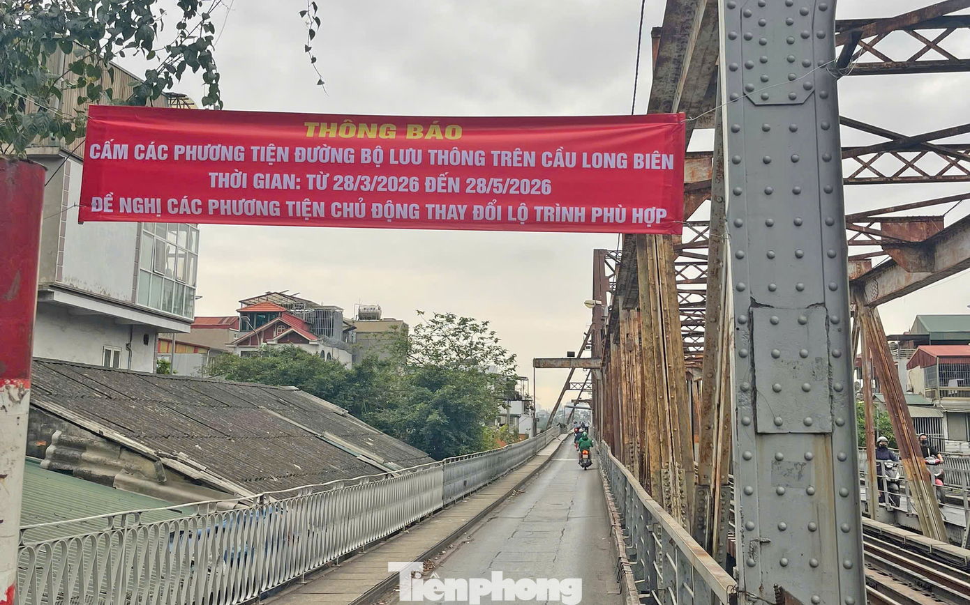 Cấm xe qua cầu Long Bi&ecirc;n trong 2 th&aacute;ng, người d&acirc;n di chuyển thế n&agrave;o?- Ảnh 1.