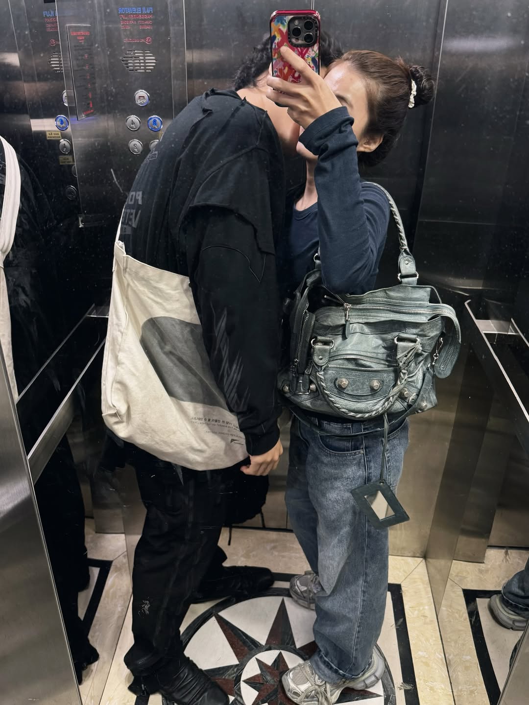 B&oacute;c hint hẹn h&ograve; của nam thần Vbiz hot nhất m&agrave;n ảnh v&agrave; n&agrave;ng thơ lookbook- Ảnh 5.