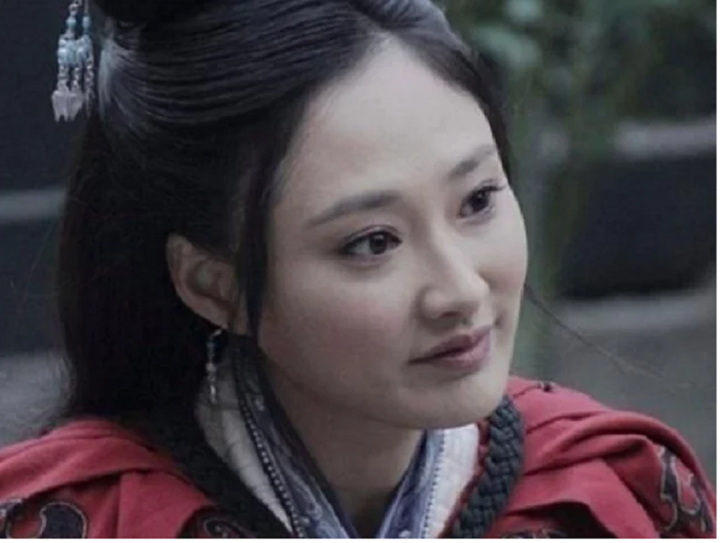 Con g&aacute;i Quan Vũ: 'Hổ nữ' được Triệu V&acirc;n truyền v&otilde;, Khổng Minh dạy binh ph&aacute;p- Ảnh 2.