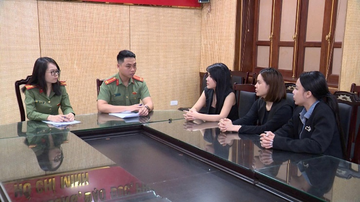 Bắt 4 người tại một ph&ograve;ng kh&aacute;m phụ sản- Ảnh 2.