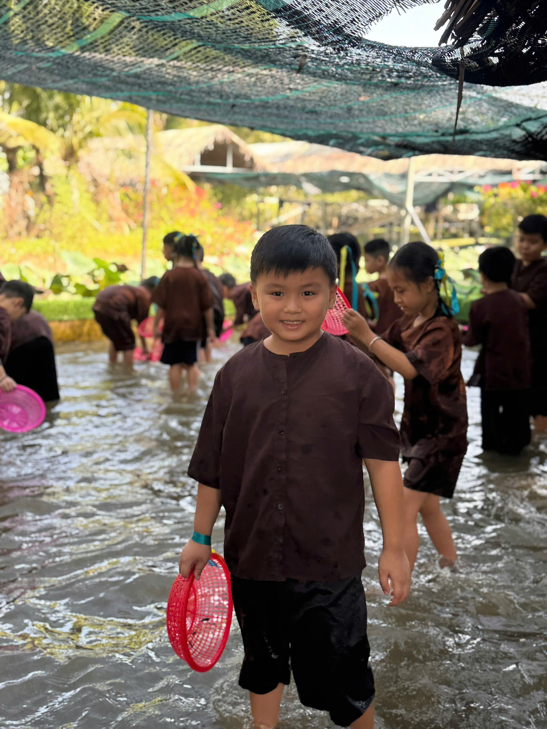 B&eacute; trai lớp 1 ở TP.HCM g&acirc;y sốt với series ti&ecirc;u 20K mẹ cho, c&oacute; sổ ghi ch&eacute;p chi ti&ecirc;u theo ng&agrave;y- Ảnh 7.