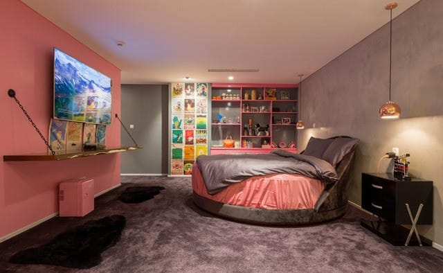 Cuộc sống sang chảnh của hội "ph&uacute; b&agrave;" Vbiz: Huyền Baby ở biệt thự 100 tỷ, Ngọc Thanh T&acirc;m sống trong "cung điện" đập th&ocirc;ng 6 căn- Ảnh 15.