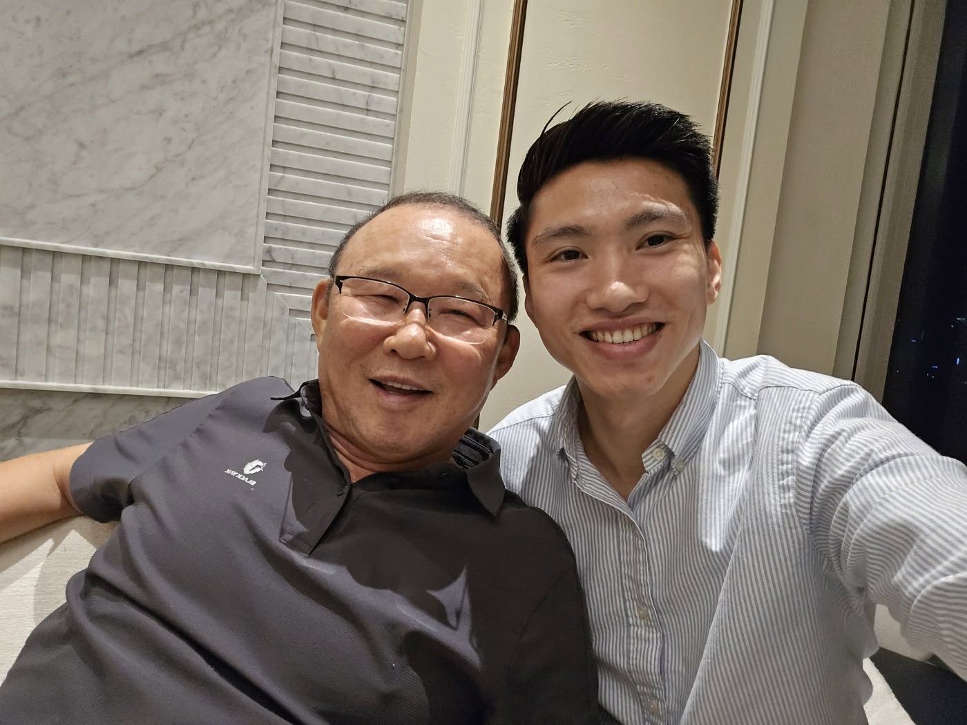 HLV Park Hang-seo gặp si&ecirc;u sao Son Heung-min liền xin ngay 2 thứ cho Văn Hậu, Quế Ngọc Hải, bảo sao t&igrave;nh "bố con" m&atilde;i đậm s&acirc;u- Ảnh 3.