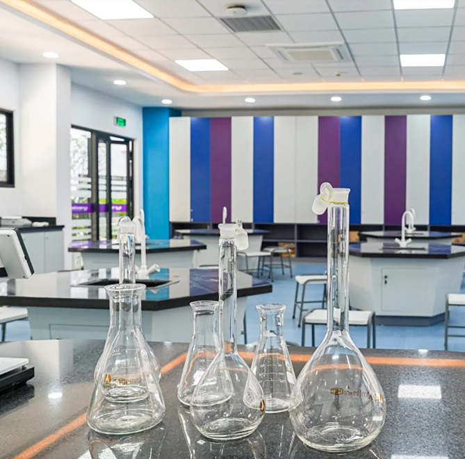 Đ&oacute;ng hơn 500 TRIỆU ĐỒNG tiền học ph&iacute; v&agrave; đ&acirc;y l&agrave; cận cảnh ng&ocirc;i trường con g&aacute;i Lan Phương theo học: Xịn từng centimet!- Ảnh 8.