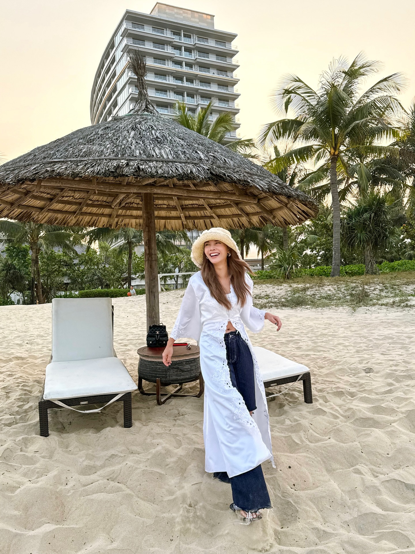 Mỹ nh&acirc;n Việt 42 tuổi c&oacute; style du lịch đẹp tới từng set đồ, quan trọng l&agrave; v&ocirc; c&ugrave;ng trẻ trung- Ảnh 1.