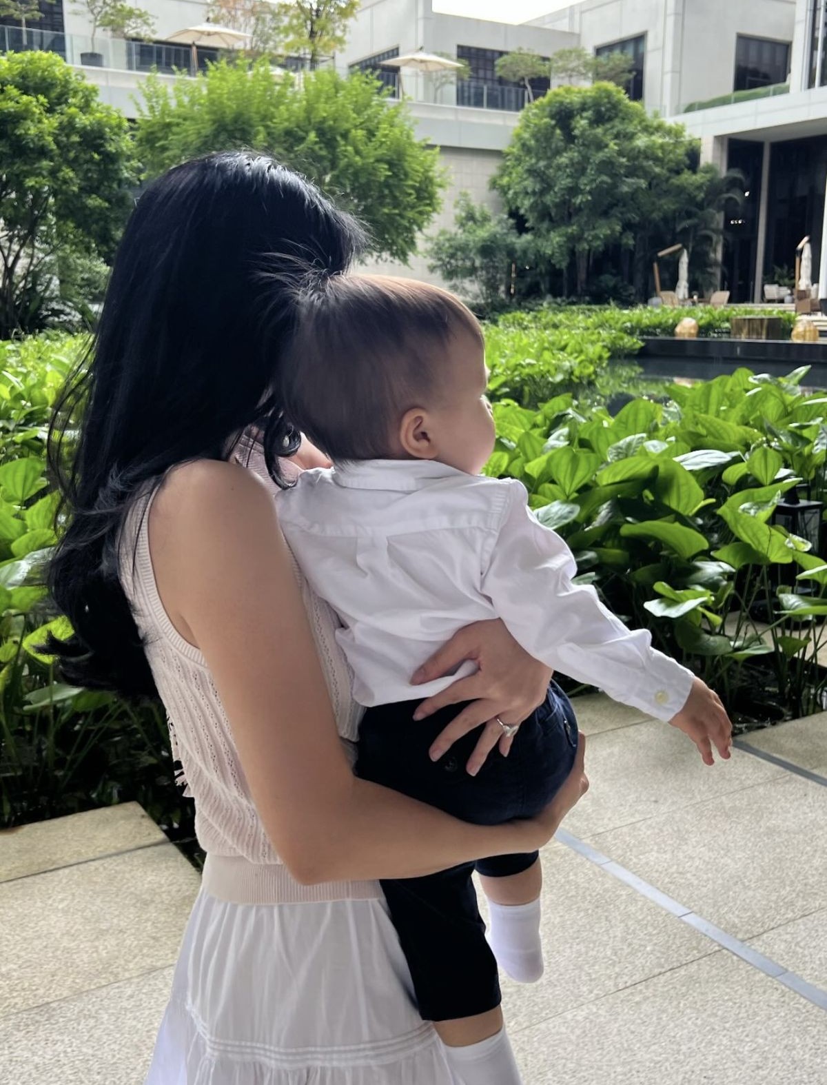 B&aacute;n 1 chỉ v&agrave;ng lấy 4 triệu mua sữa cho con, 10 năm sau, mẹ bỉm H&agrave; Nội &ldquo;phục hồi&rdquo;: Mua v&agrave;ng đều như vắt tranh, đu đỉnh cũng mặc!- Ảnh 1.