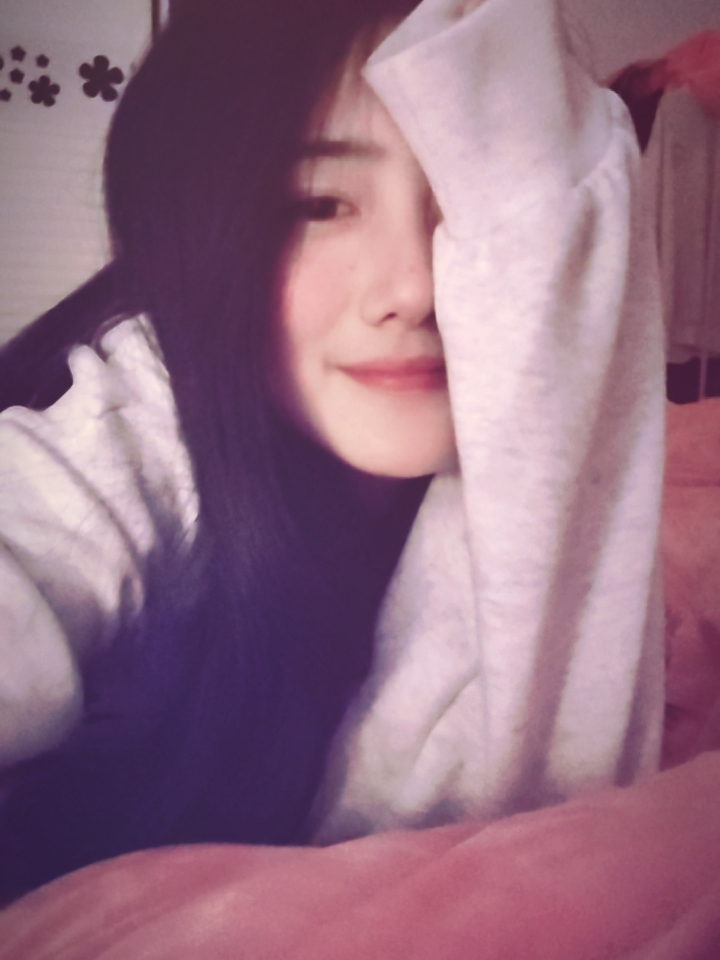 Rầm rộ trend &ldquo;chụp ảnh che nửa mặt" - Redhood l&agrave; g&igrave;? Tại sao viral?- Ảnh 10.