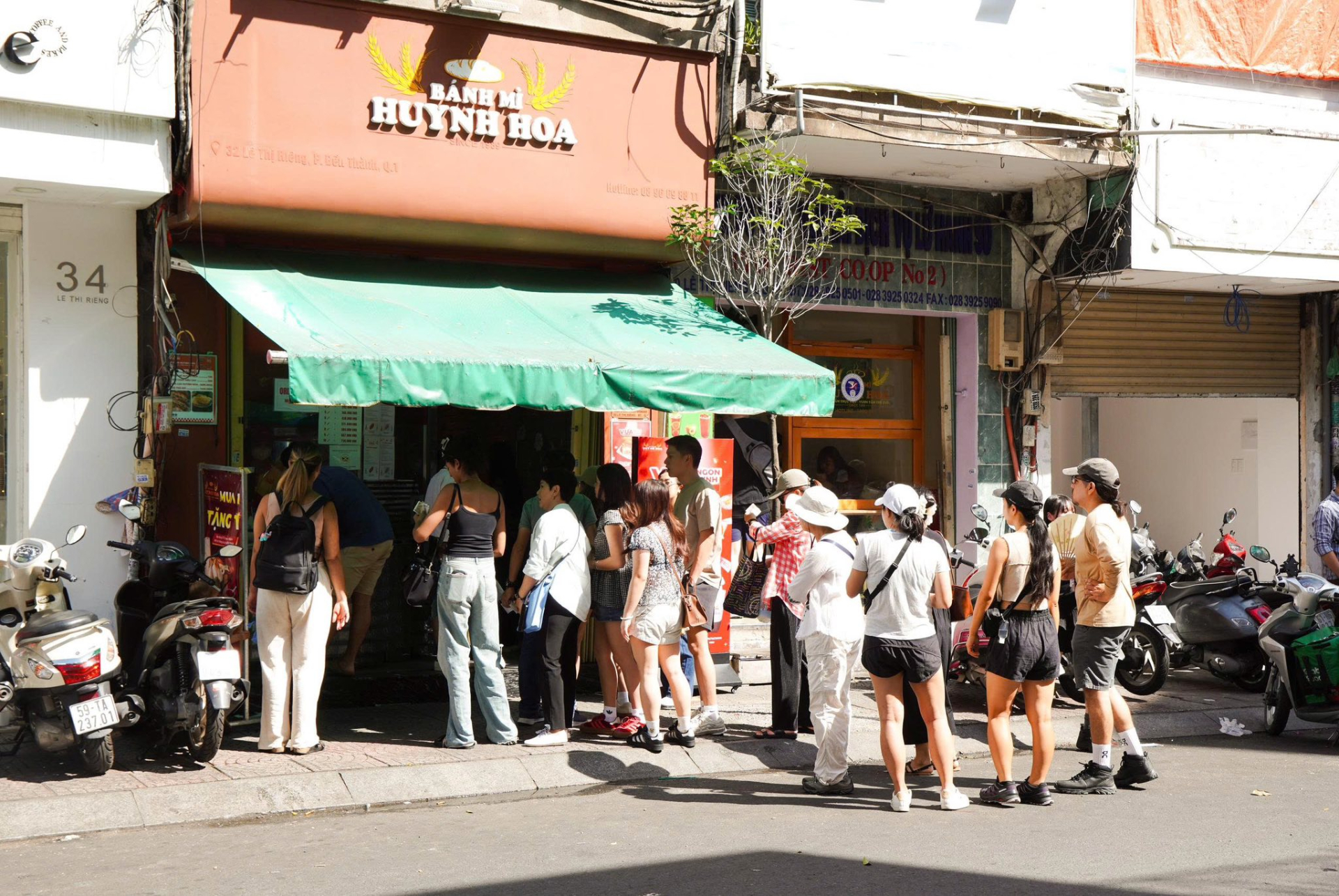 Chuyện g&igrave; đ&atilde; xảy ra với Huynh Hoa v&agrave; B&agrave; Huynh sau vụ t&aacute;ch khẩu chấn động, danh t&iacute;nh người thứ 3 l&agrave; ai?- Ảnh 1.