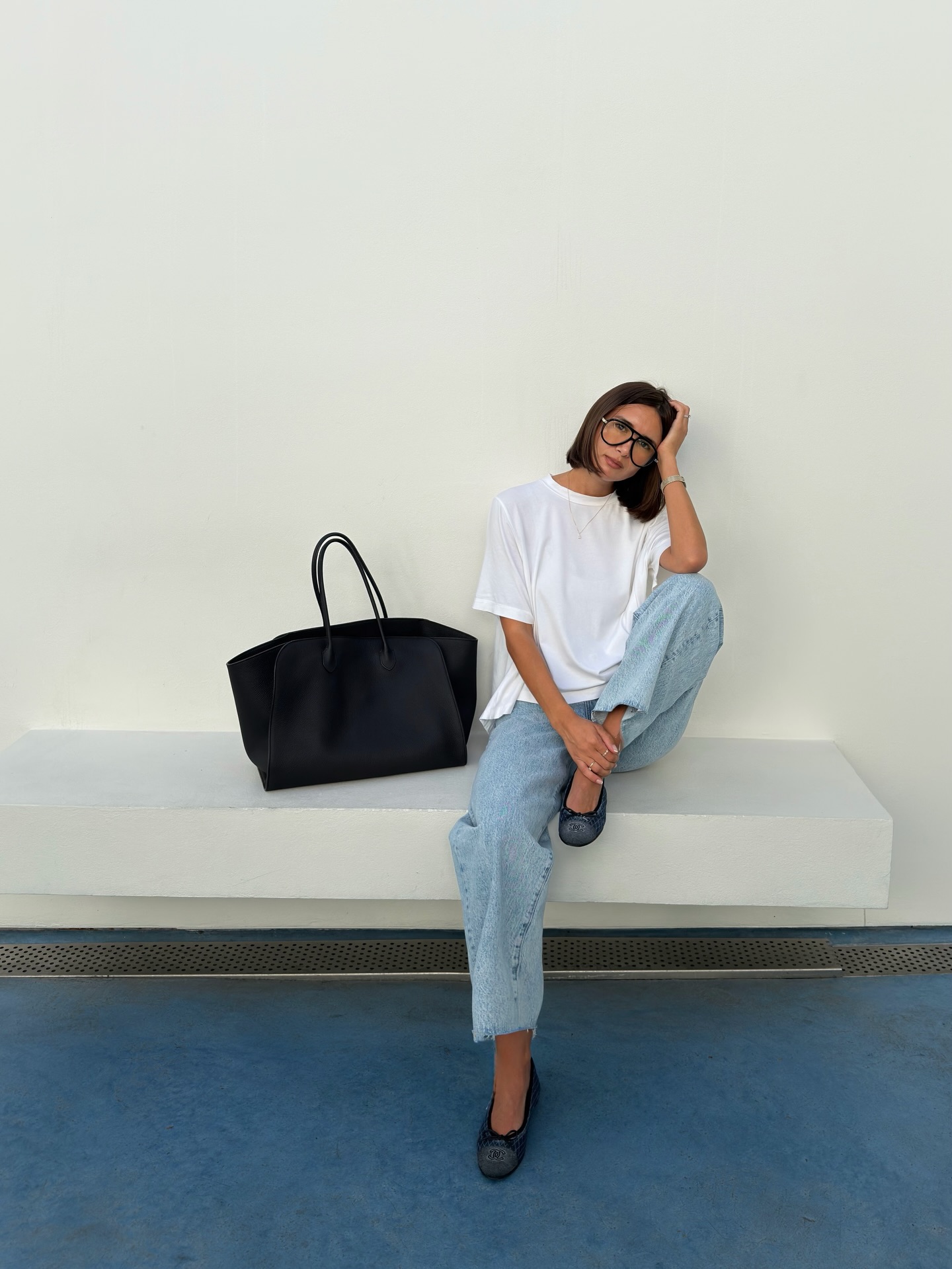 Phụ nữ Ph&aacute;p thường mix quần ống su&ocirc;ng với 4 mẫu &aacute;o, h&oacute;a ra mặc đẹp lại đơn giản thế n&agrave;y- Ảnh 7.