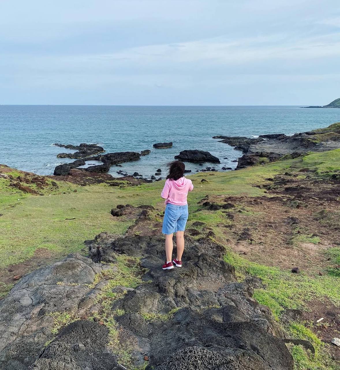 V&eacute; m&aacute;y bay 10 triệu đồng, kh&aacute;ch du lịch vẫn lo bị dời chuyến s&aacute;t lễ: "Chỉ d&aacute;m đặt ph&ograve;ng cho hủy miễn ph&iacute; v&igrave; sợ mất trắng tiền resort"- Ảnh 1.