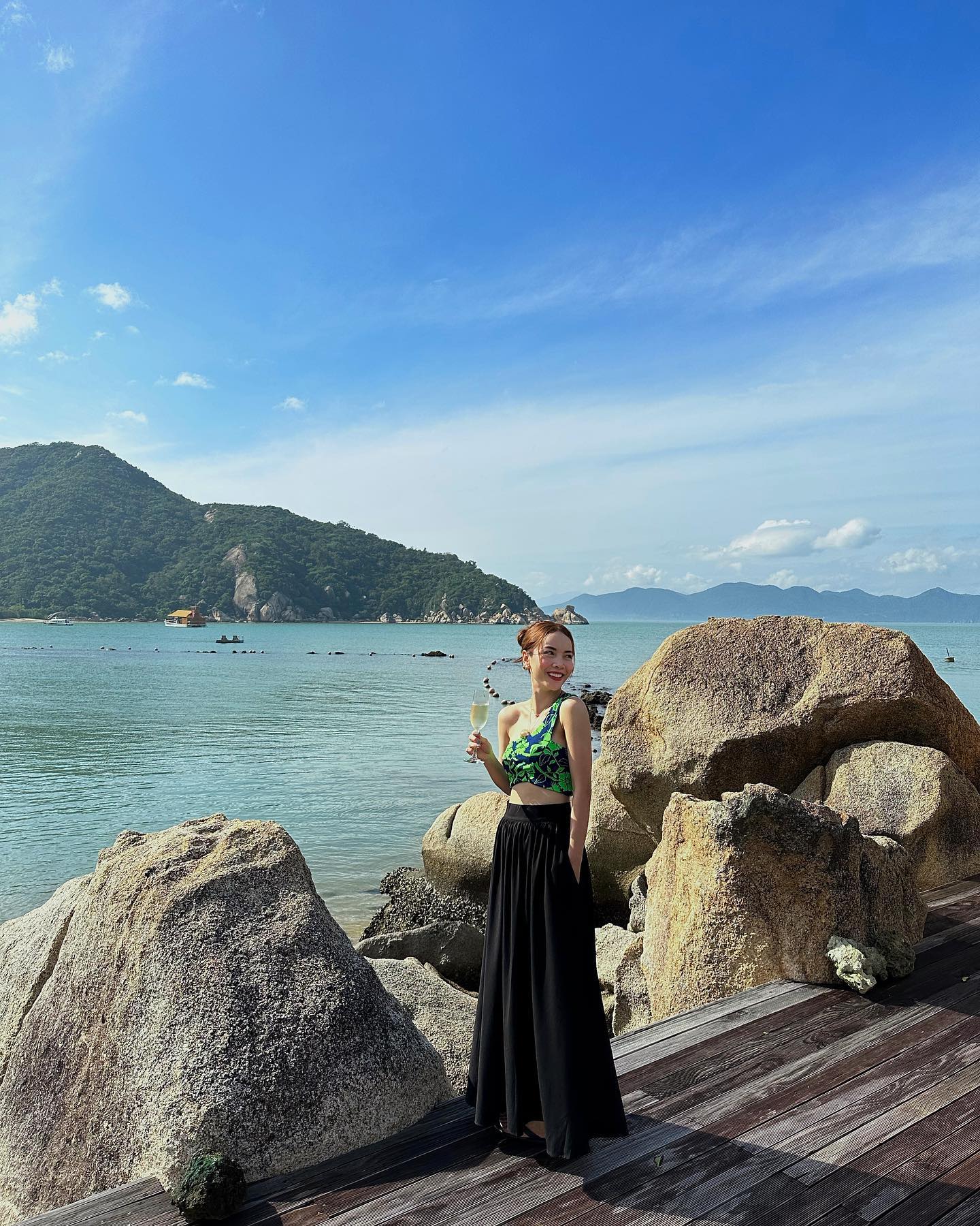 Mỹ nh&acirc;n Việt 42 tuổi c&oacute; style du lịch đẹp tới từng set đồ, quan trọng l&agrave; v&ocirc; c&ugrave;ng trẻ trung- Ảnh 8.