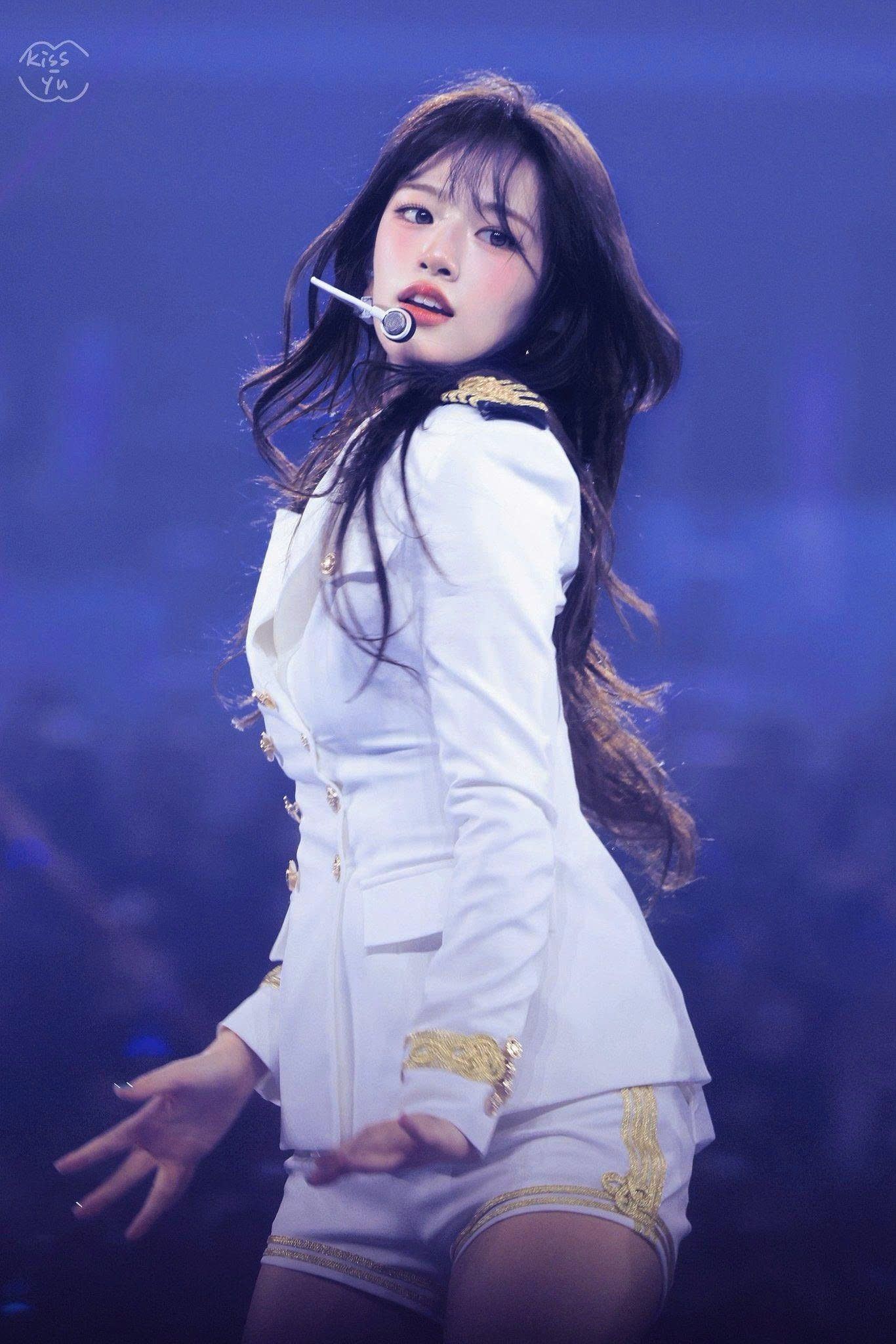 Cuối c&ugrave;ng cũng c&oacute; ng&agrave;y "c&ocirc;ng ch&uacute;a Kpop" k&eacute;m sắc, bị mỹ nh&acirc;n đẹp như minh tinh điện ảnh giật sạch spotlight- Ảnh 6.