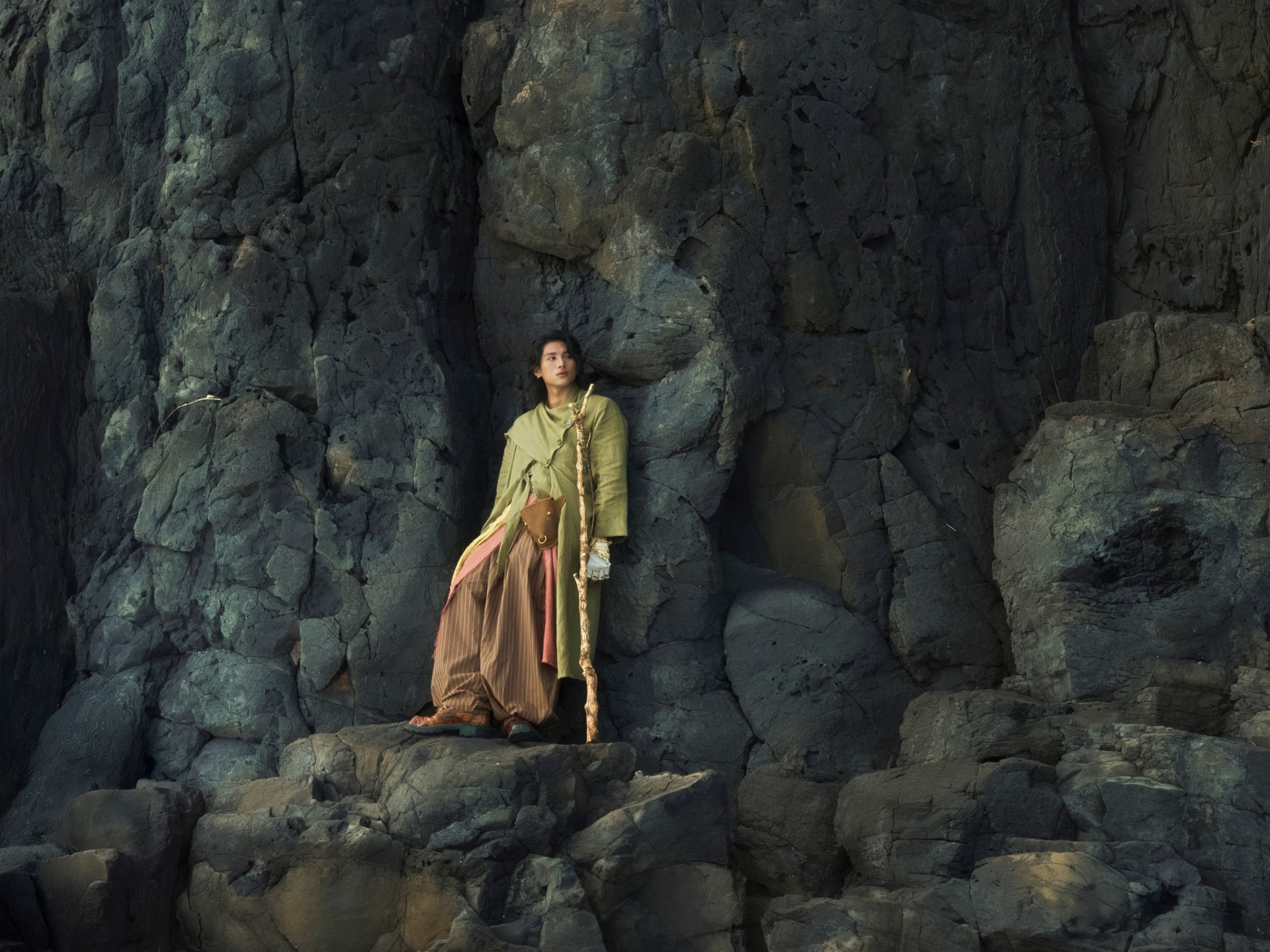 H&oacute;a ra MV mới của GREY D nhiều ẩn &yacute; thế n&agrave;y: Hỷ nộ &aacute;i ố v&agrave; h&agrave;nh tr&igrave;nh t&igrave;m ra sự c&acirc;n bằng nhờ t&igrave;nh y&ecirc;u- Ảnh 15.