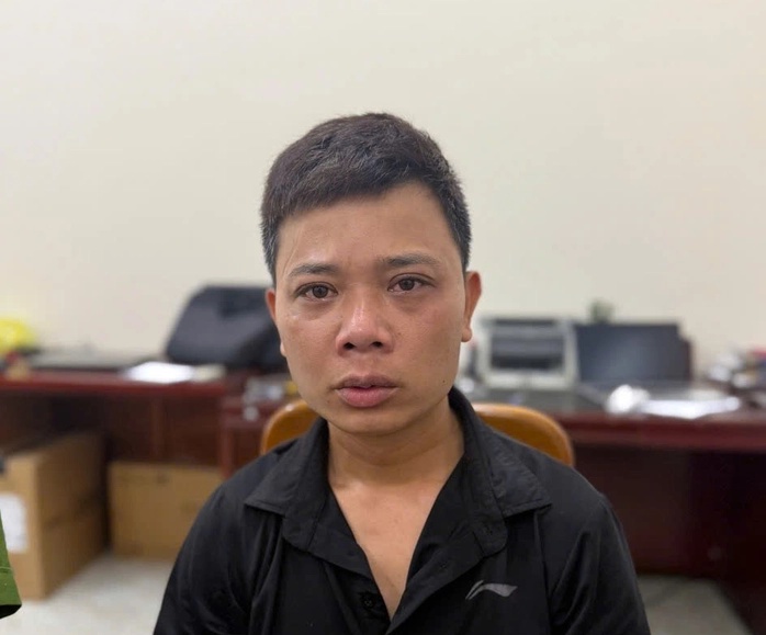 Vụ s&aacute;t hại gia đ&igrave;nh nh&agrave; vợ v&agrave; t&agrave;i xế taxi: Nghi phạm livestream xin lỗi con v&agrave; bố mẹ ruột sau khi g&acirc;y &aacute;n- Ảnh 1.