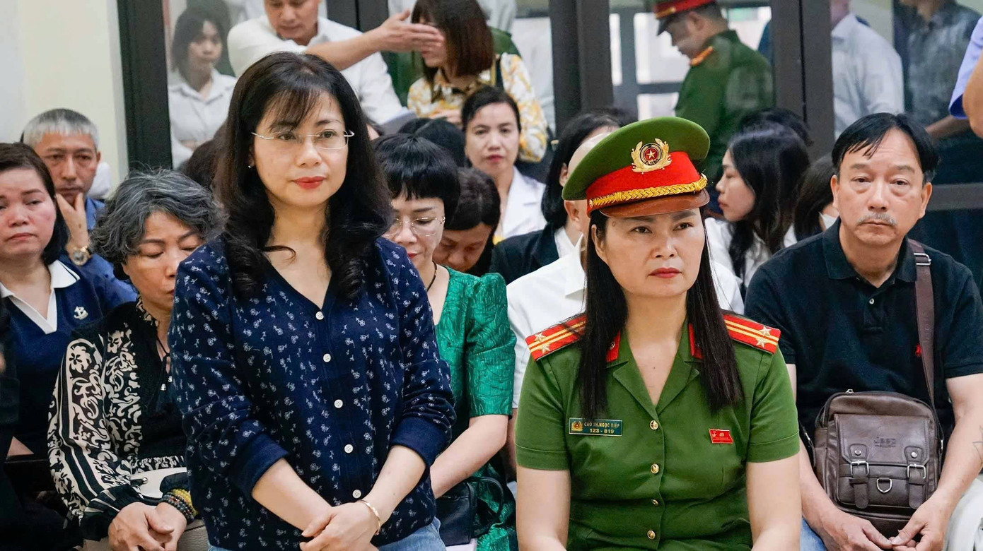 Cựu Hiệu trưởng thu 15.000 đồng mỗi tiết học th&ecirc;m bị tuy&ecirc;n phạt 3 năm t&ugrave;- Ảnh 2.