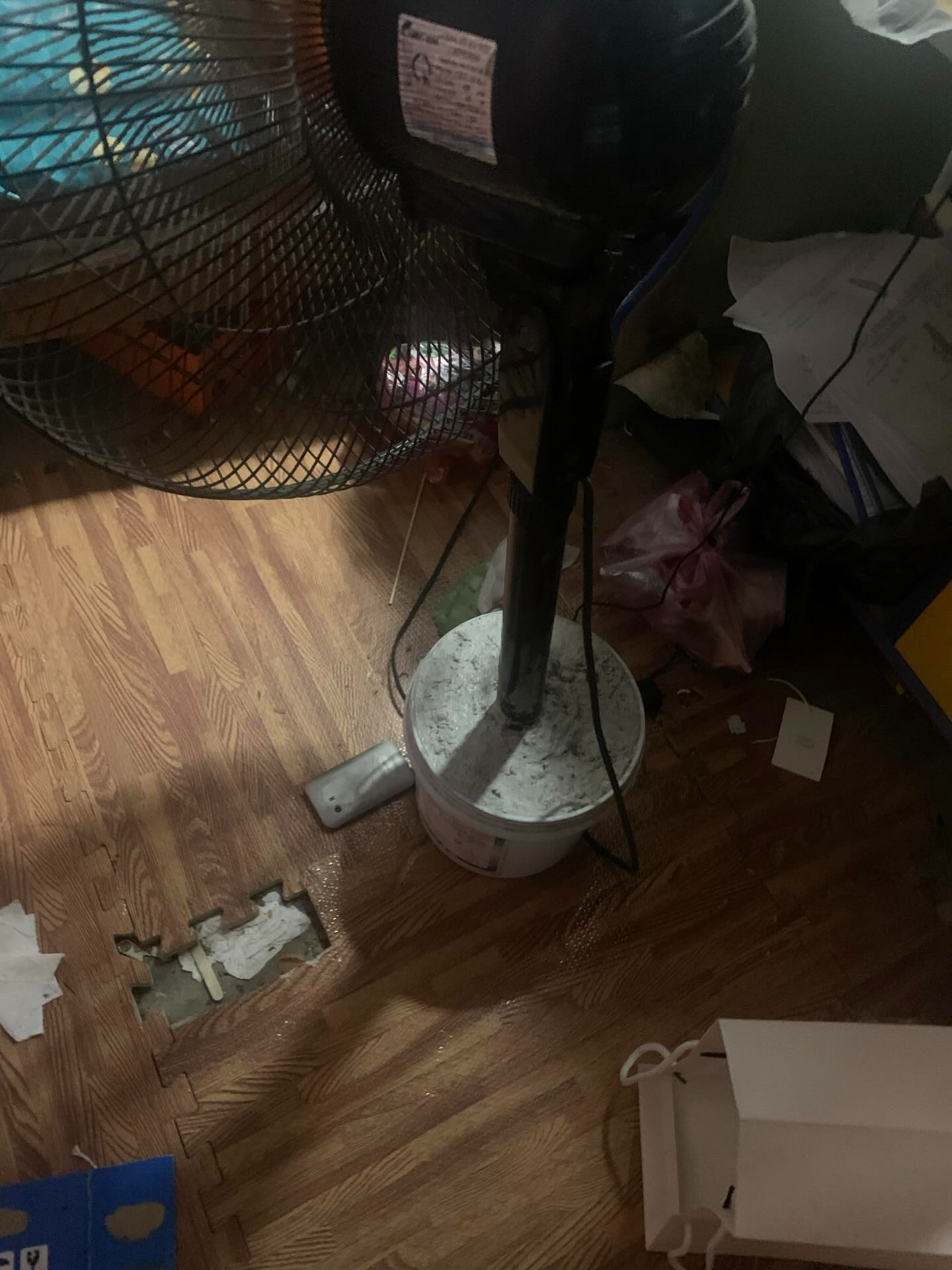 Con g&aacute;i &ocirc;ng chủ tiệm điện m&aacute;y ở TP.HCM đăng một tấm ảnh trong nh&agrave; vệ sinh g&acirc;y ch&uacute; &yacute;, xem tiếp phải thốt l&ecirc;n: "&Ocirc;i lo&agrave;i người"- Ảnh 7.