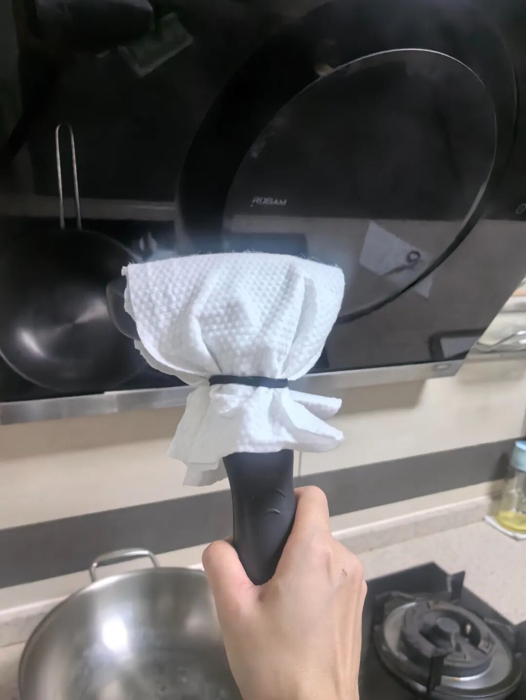 T&ocirc;i học được 8 mẹo bếp &ldquo;kh&ocirc;ng tốn 1 đồng&rdquo; từ mẹ v&agrave; nhận ra tiết kiệm đ&ocirc;i khi bắt đầu từ những điều rất nhỏ- Ảnh 2.