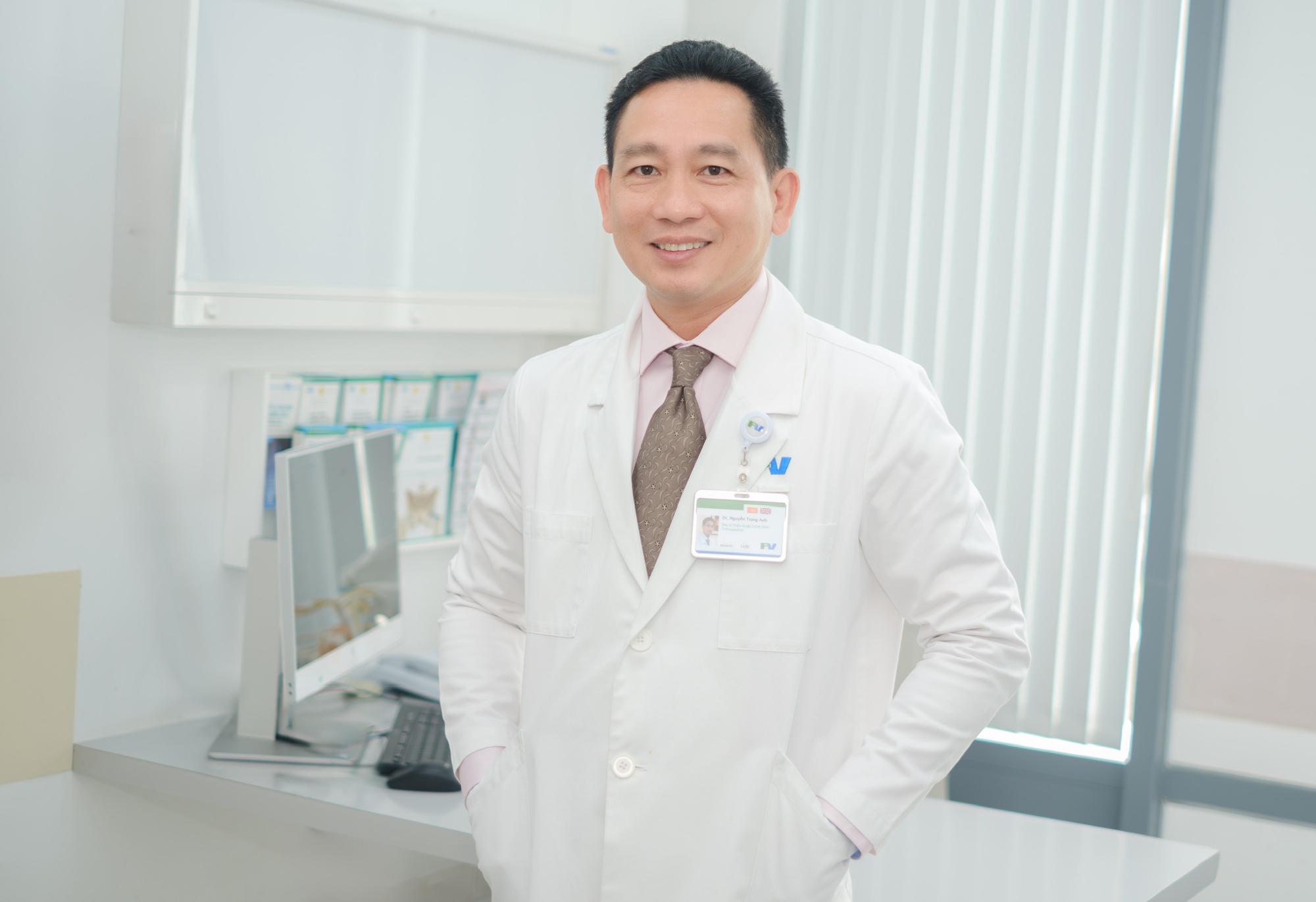 B&aacute;c sĩ chuy&ecirc;n ng&agrave;nh y học thể thao hơn 30 năm kinh nghiệm: U60 ngỡ ngo&agrave;i 30, xứng danh "người h&ugrave;ng" của c&aacute;c vận động vi&ecirc;n- Ảnh 1.