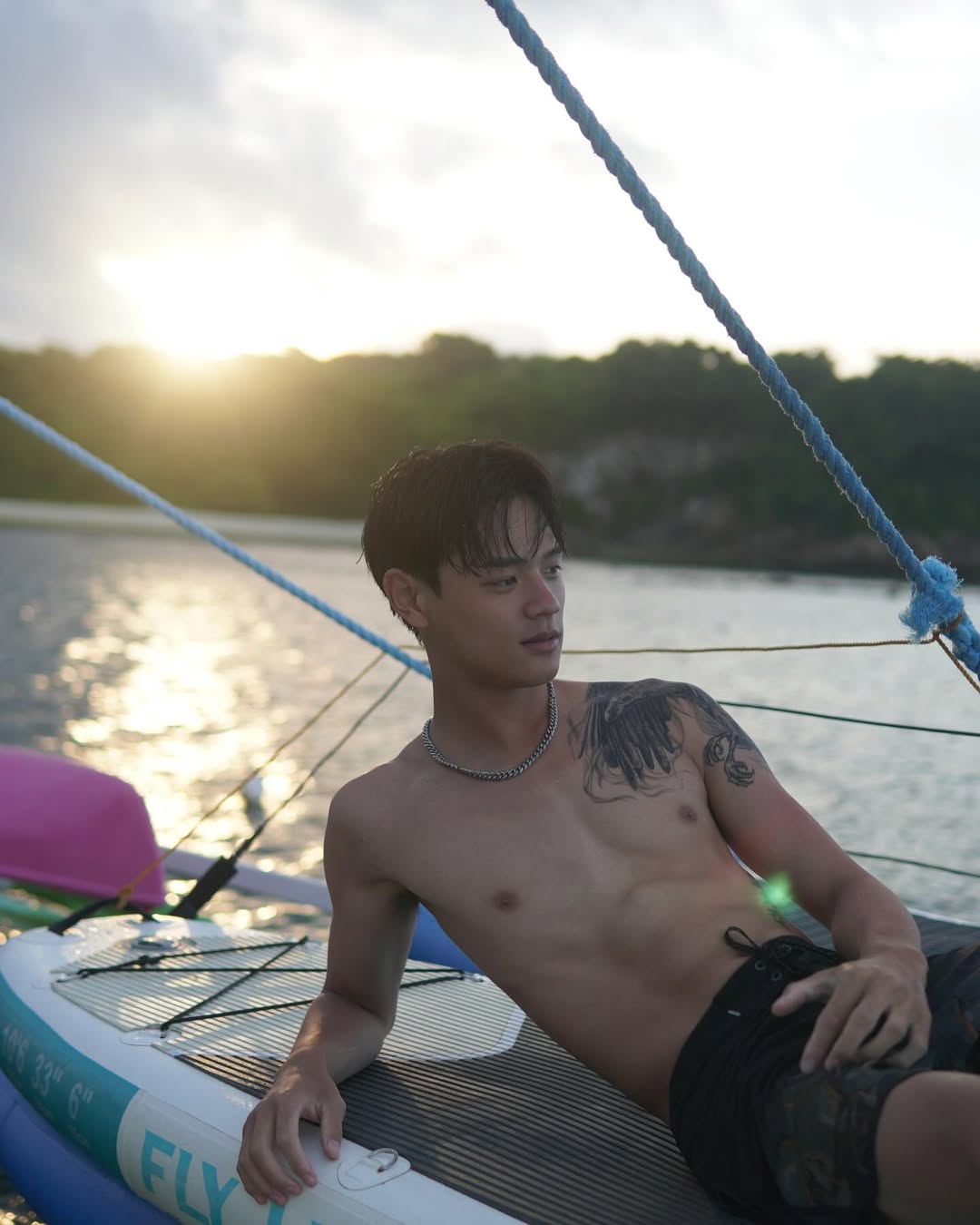 Nam ca sĩ đột ngột chia tay bạn trai đồng giới k&eacute;m 16 tuổi sau 3 th&aacute;ng y&ecirc;u, gửi th&ocirc;ng điệp n&oacute;ng tới đối phương- Ảnh 4.