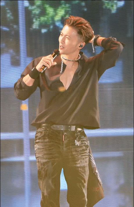 Ch&agrave;ng ca sĩ từng đập ph&aacute; tr&ecirc;n s&acirc;n khấu nay đ&atilde; kh&aacute;c xưa!- Ảnh 2.