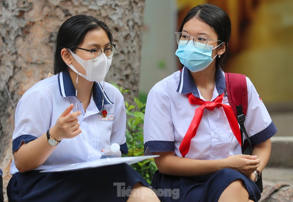 Đỗ v&agrave;o lớp 10 trường chuy&ecirc;n ở TPHCM kh&oacute; cỡ n&agrave;o?- Ảnh 1.