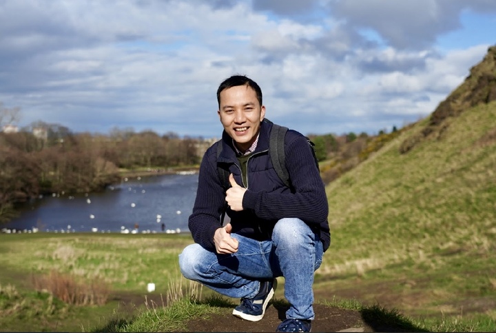 Từ cậu b&eacute; 4h s&aacute;ng lội b&ugrave;n đi học đến top 2% nh&agrave; khoa học ảnh hưởng nhất thế giới- Ảnh 1.