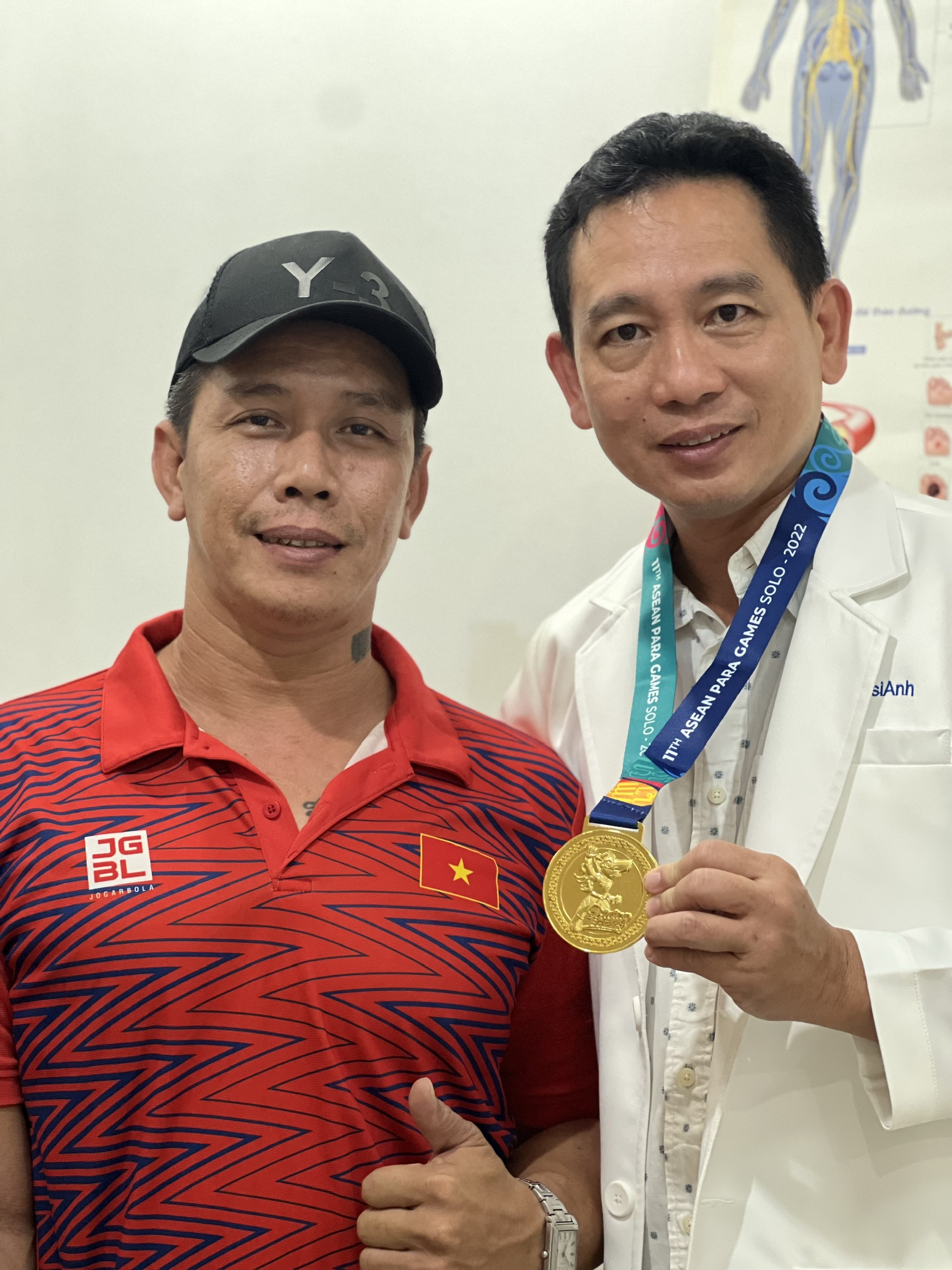 B&aacute;c sĩ chuy&ecirc;n ng&agrave;nh y học thể thao hơn 30 năm kinh nghiệm: U60 ngỡ ngo&agrave;i 30, xứng danh "người h&ugrave;ng" của c&aacute;c vận động vi&ecirc;n- Ảnh 4.