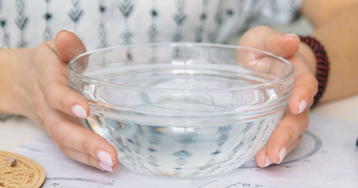 V&igrave; sao n&ecirc;n đặt b&aacute;t nước quanh ph&ograve;ng khi đi du lịch?- Ảnh 3.